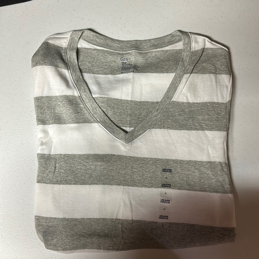 Gap Womens long sleeve tshirt new